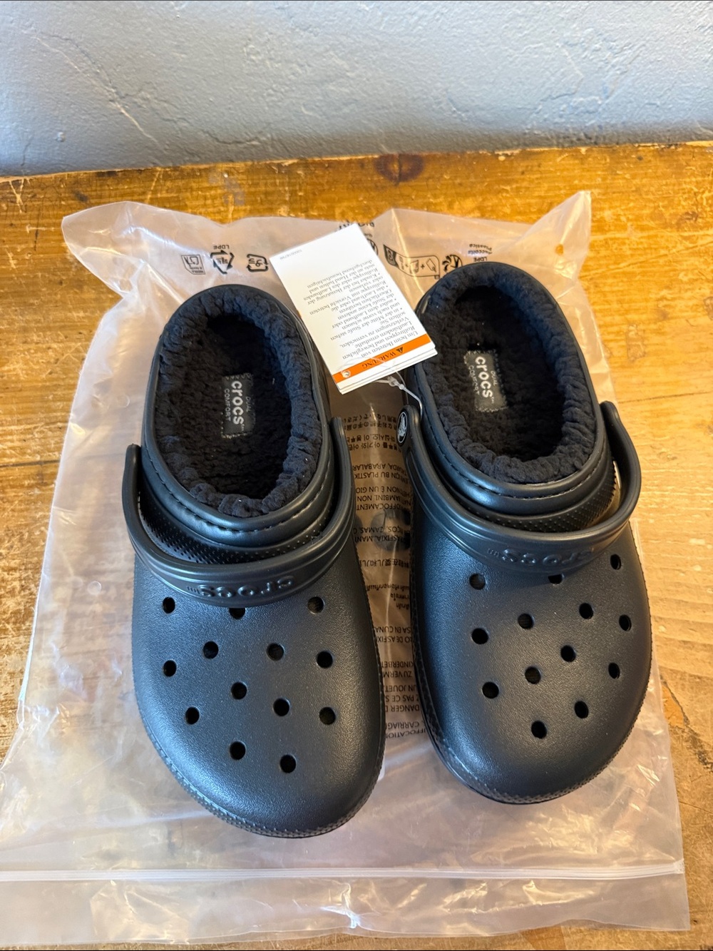 Black fleece lined crocs classic size junior 3 new